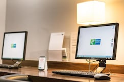 Holiday Inn Express London Heathrow T5, Slough