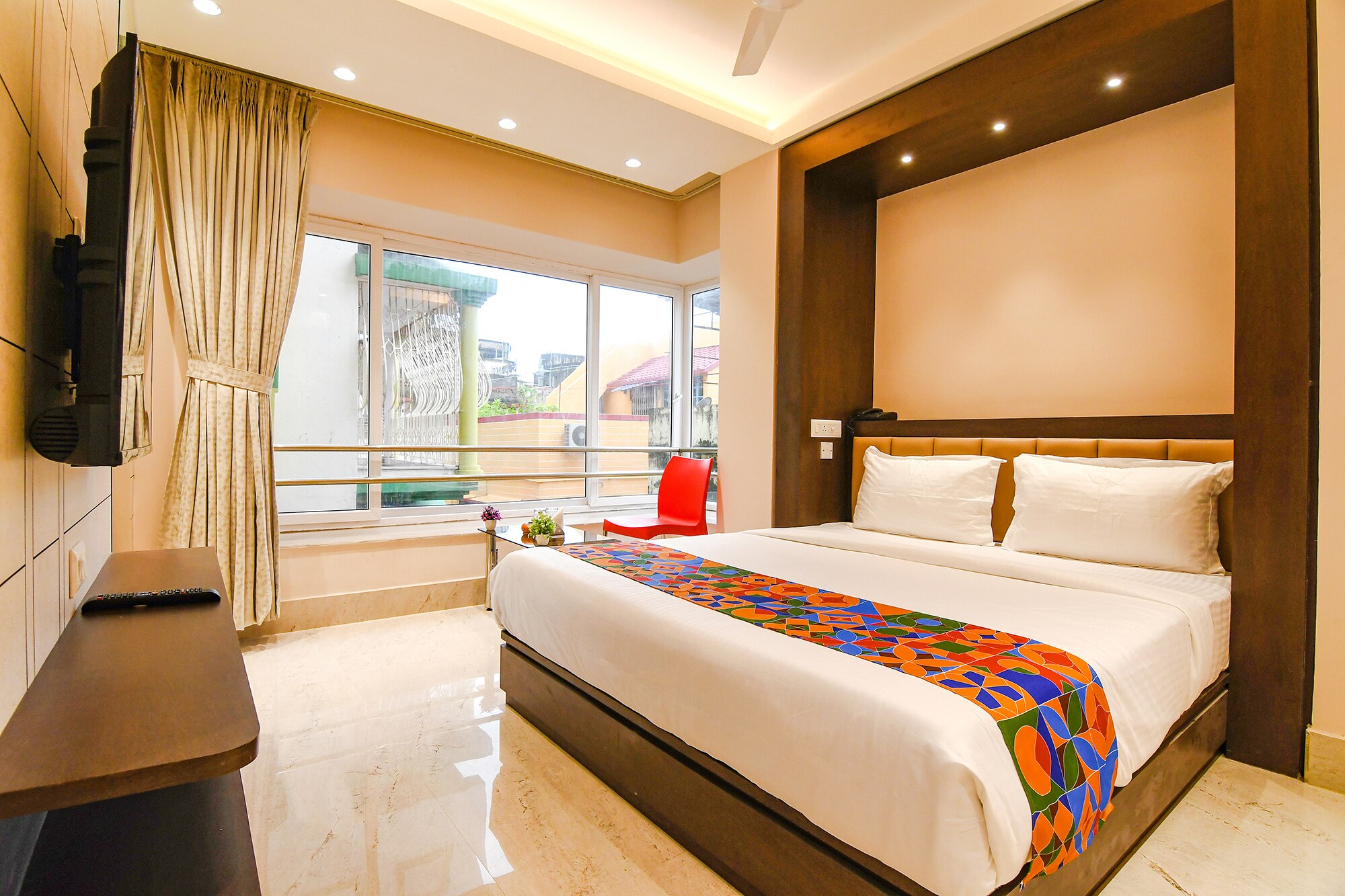 FabHotel Samotel - Nr. Kolkata Airport - Tap to explore photos