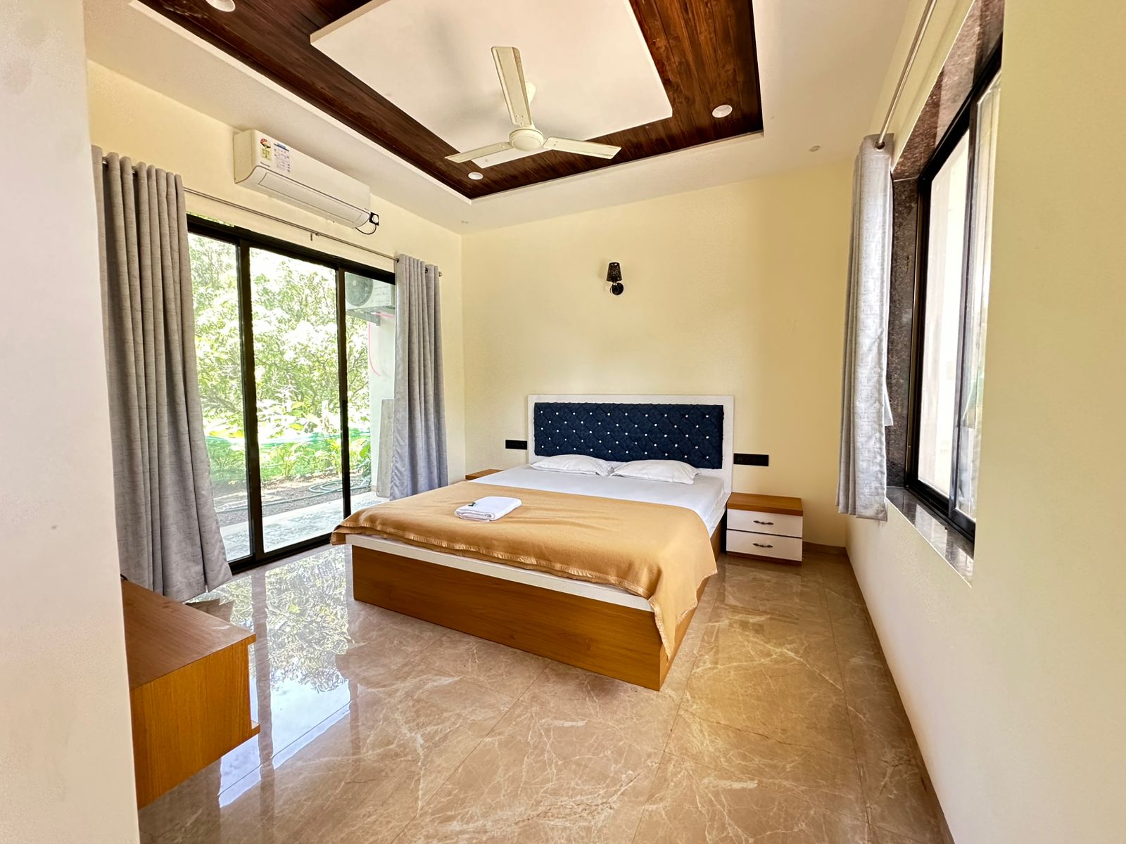 Deluxe Room with Pool View and Balcony 1