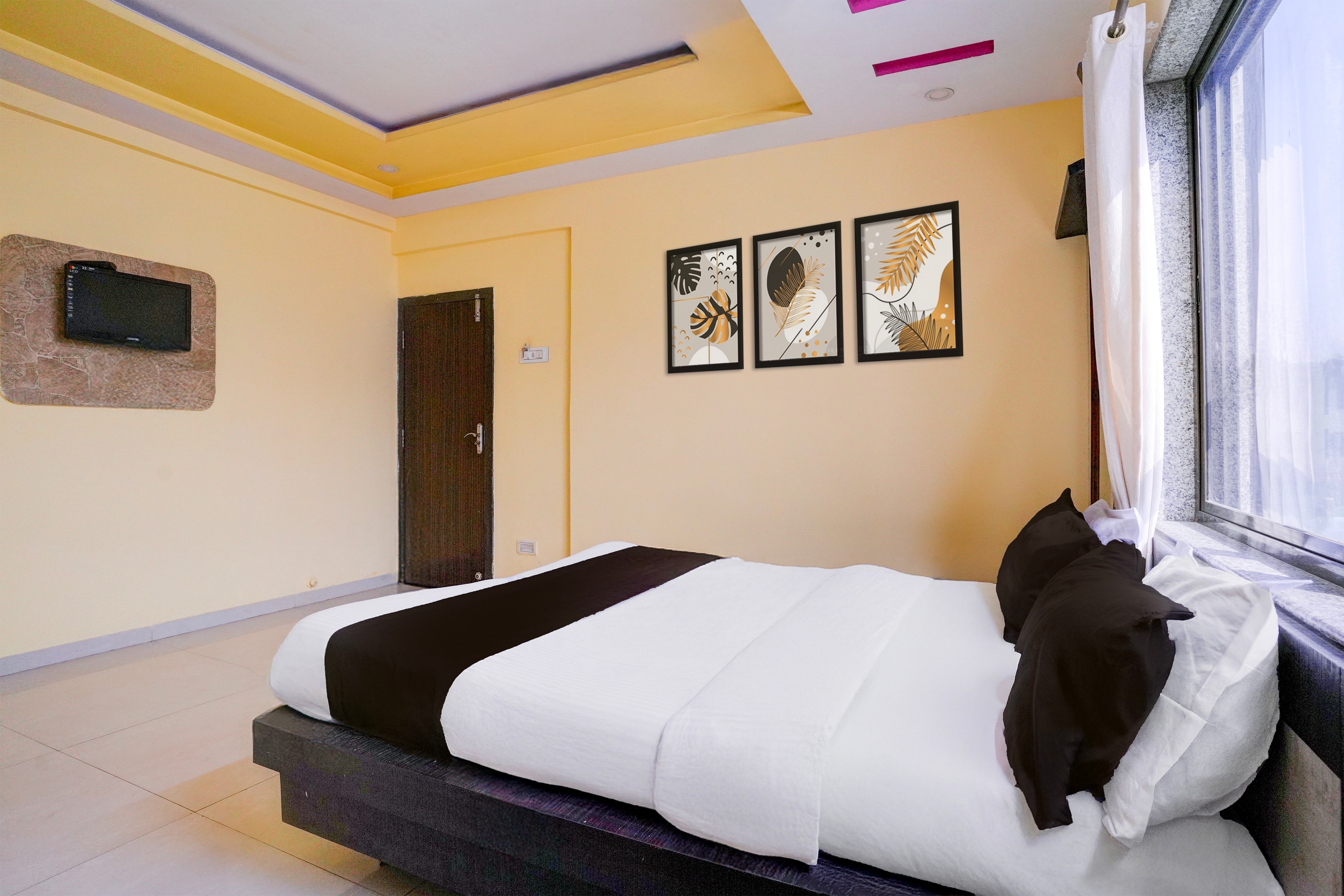 Super Hotel O Datta Nagar Formerly Baba Sai - Tap to explore photos