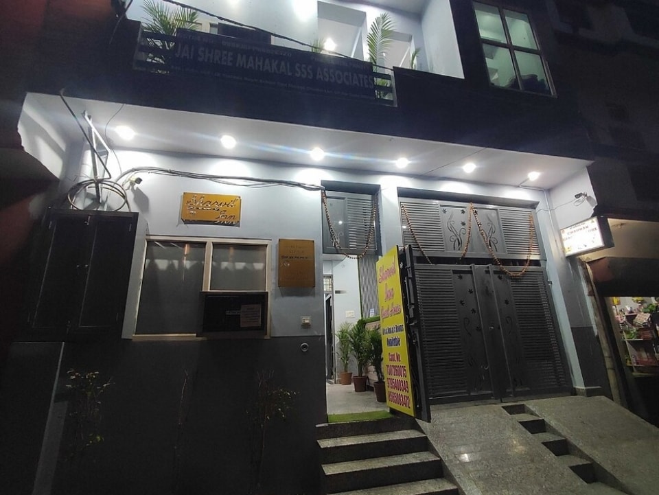 Hotel Sharvil Inn - Tap to explore photos