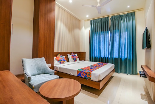 FabHotel Royal Palace II