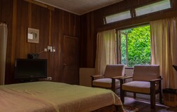 ROOM 1