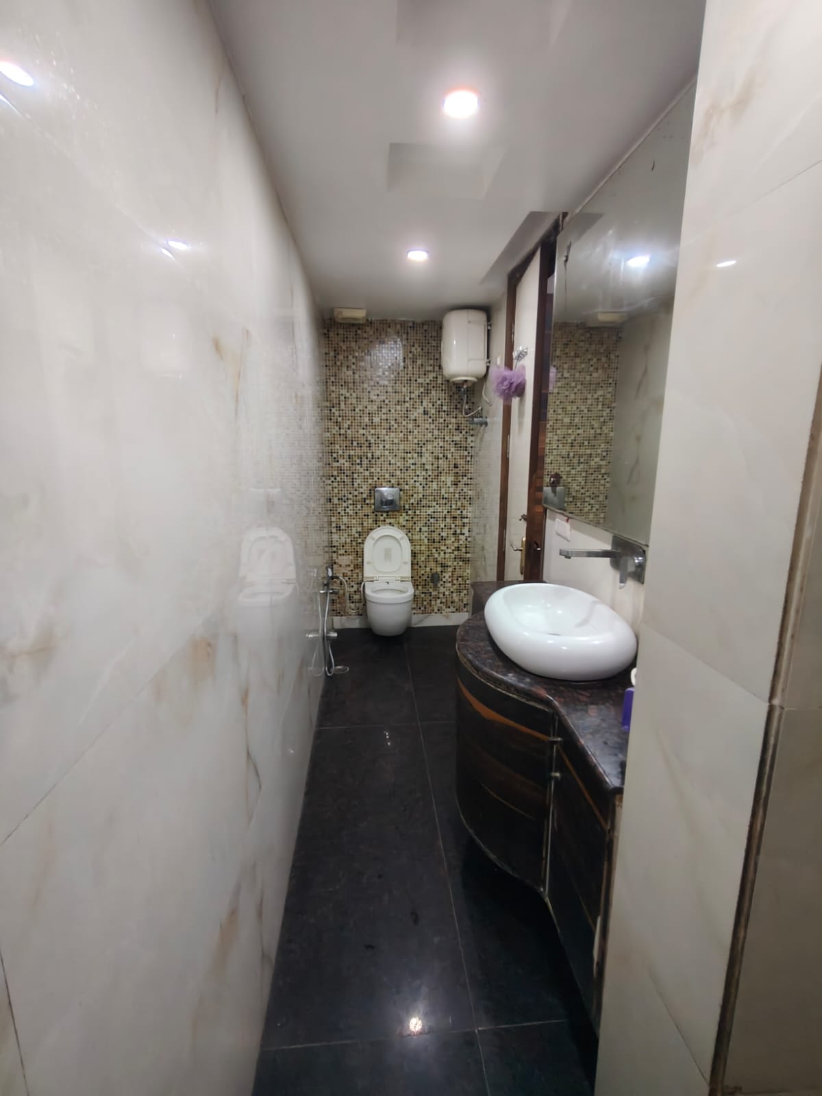 Seven Seas Guest House - Tap to explore photos
