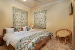 Luxury Ashok Homestay Deluxe Room 2, Srinagar