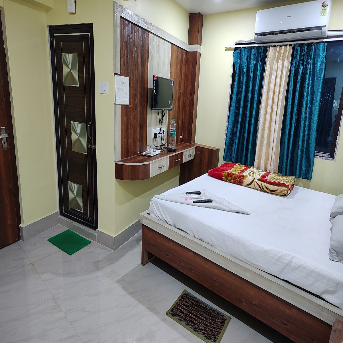 Tirupati Guest House - Tap to explore photos
