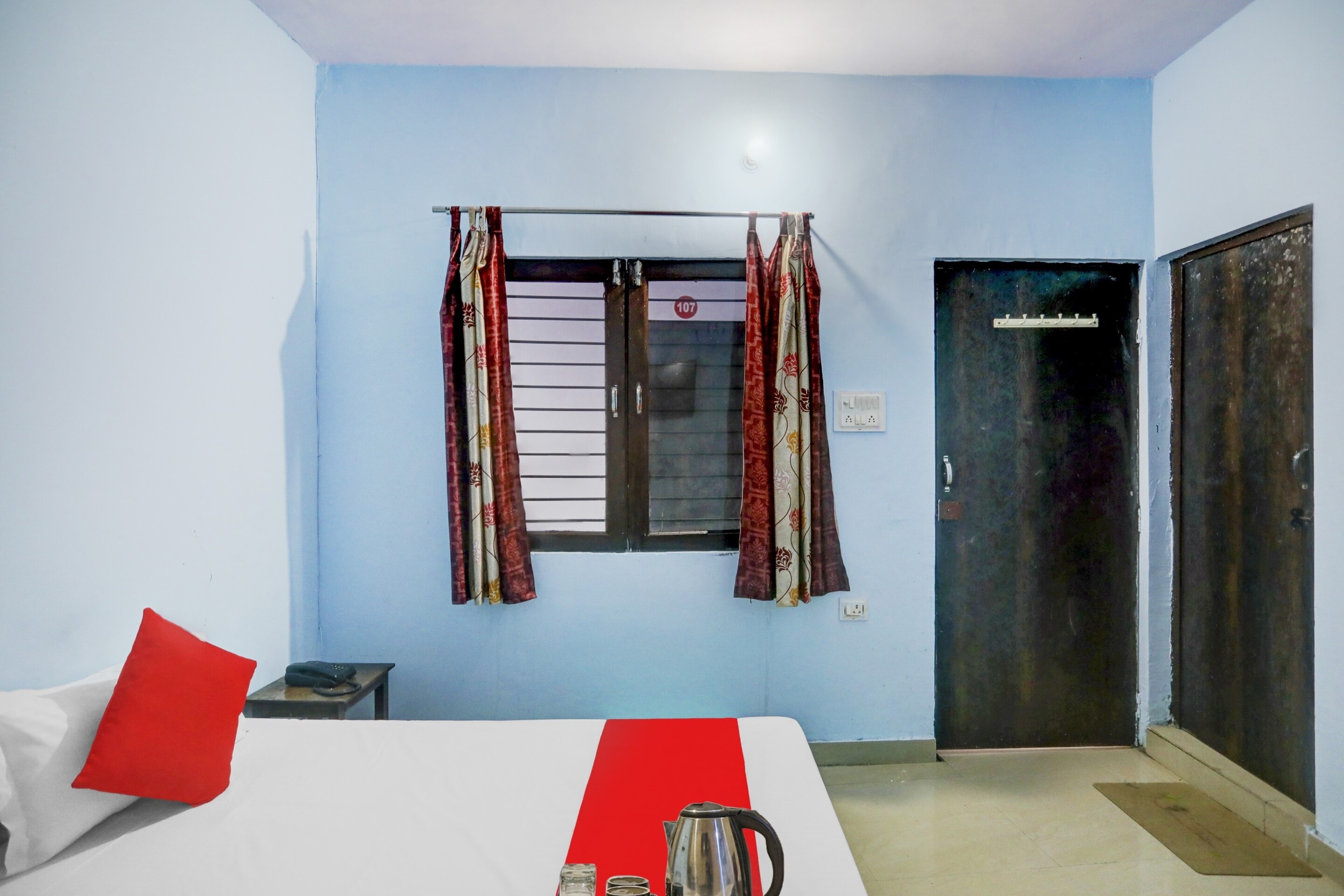 Hotel O G P Guest House - Tap to explore photos