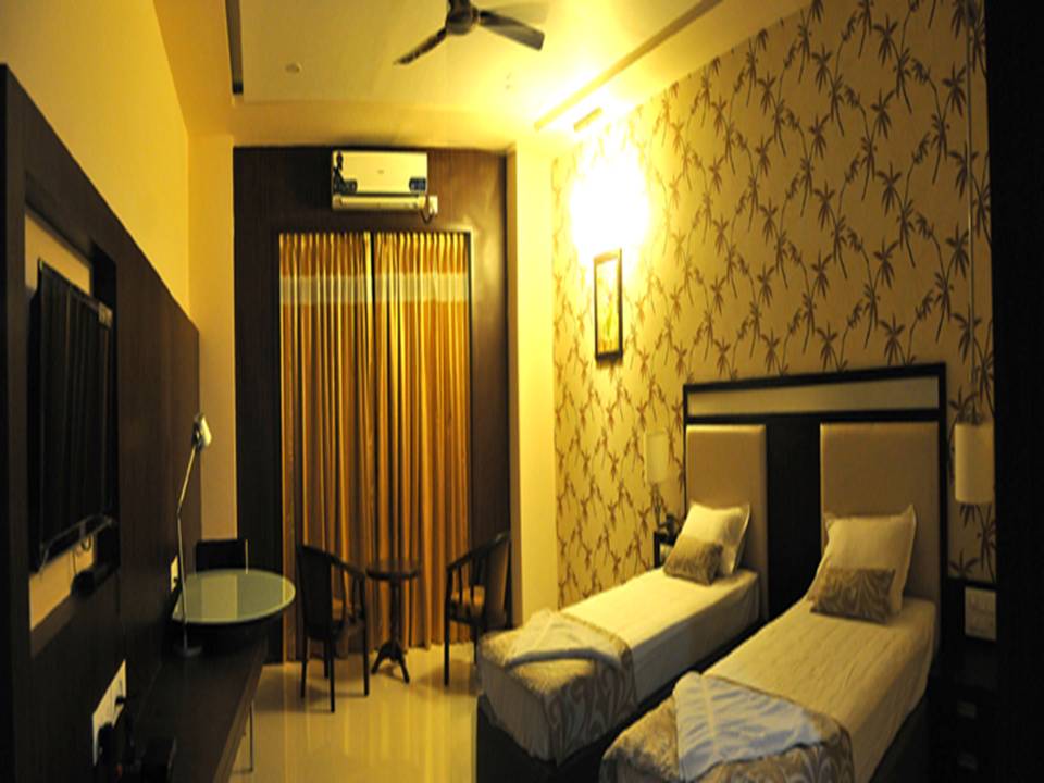 Hotel Shalimar Inn - Tap to explore photos
