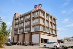 Hotel Hill City, Gandhinagar