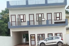 Hotel The Divine Punjabi Tadka, Kandaghat