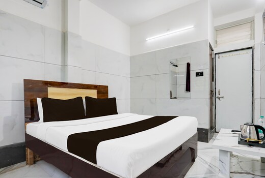 Hotel O Univers Inn