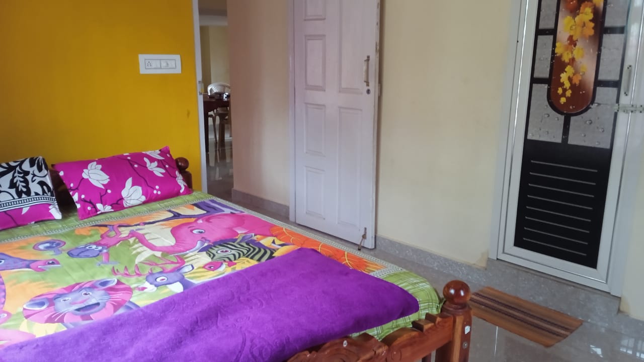Booming glow Homestay - Tap to explore photos