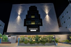 Super Townhouse Lakdikapul, Hyderabad