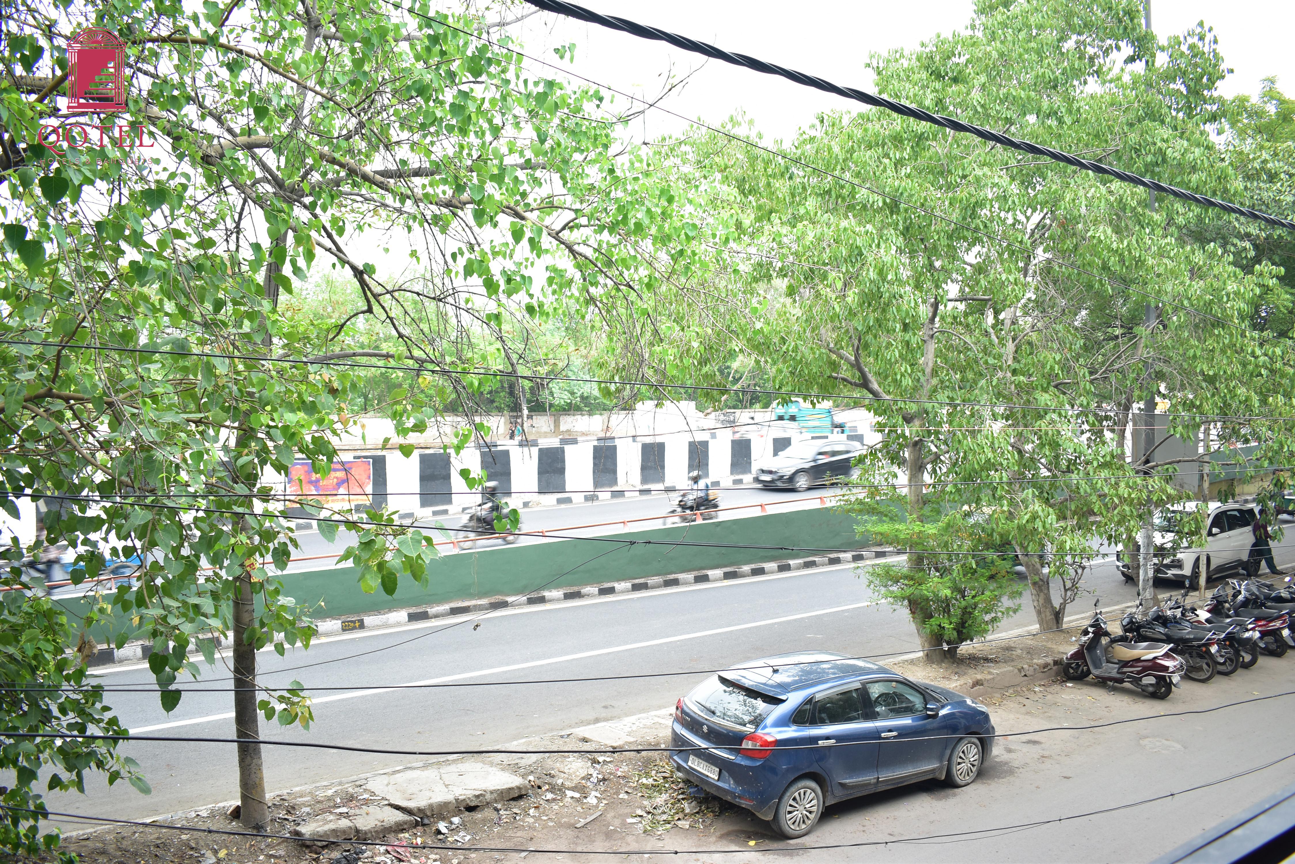 Qotel Express- Gagan Vihar - Tap to explore photos