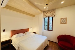 Royal Suite at Hauz Khas, Baghpat