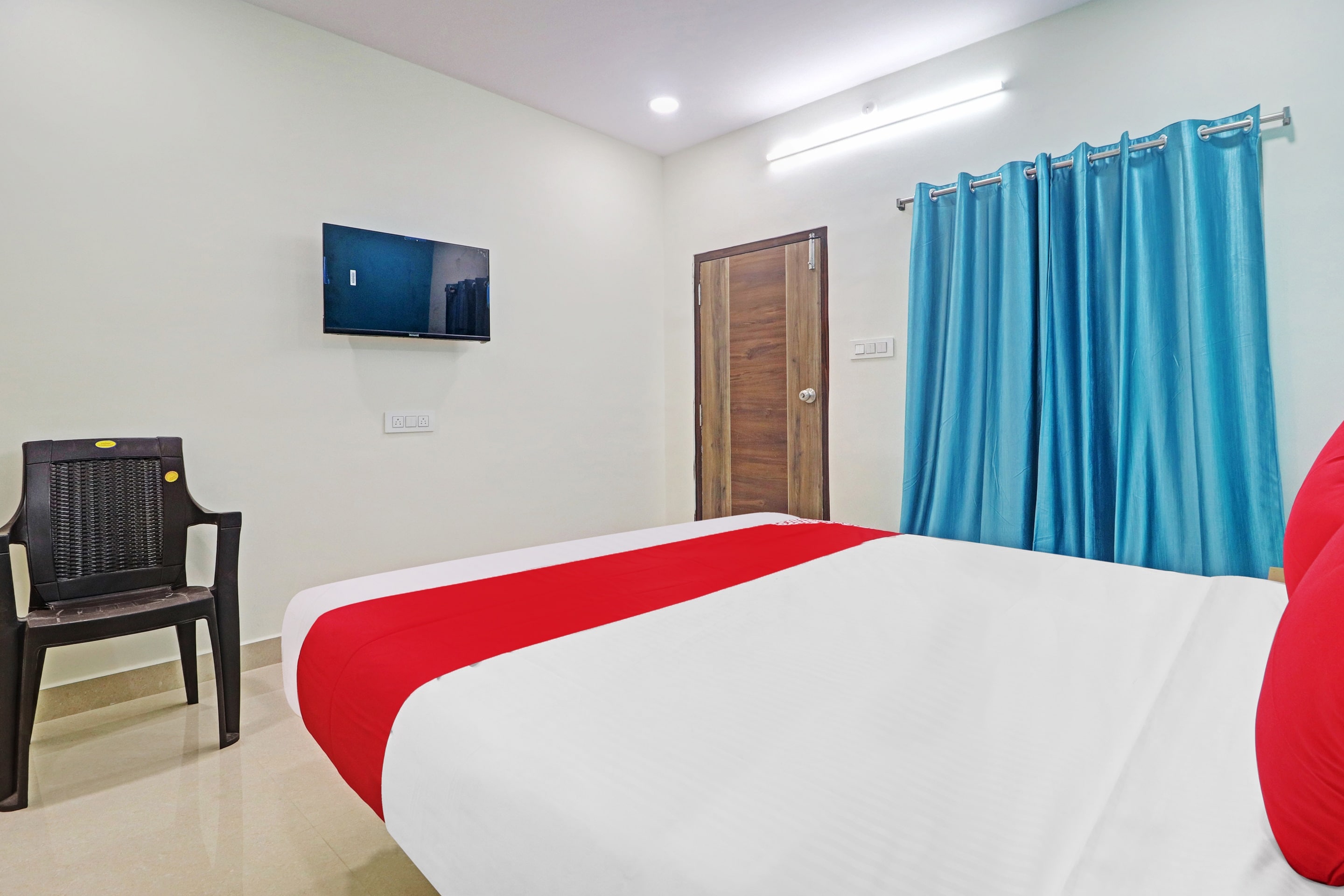Super Hotel O Langar Houz Near Golconda Fort - Tap to explore photos