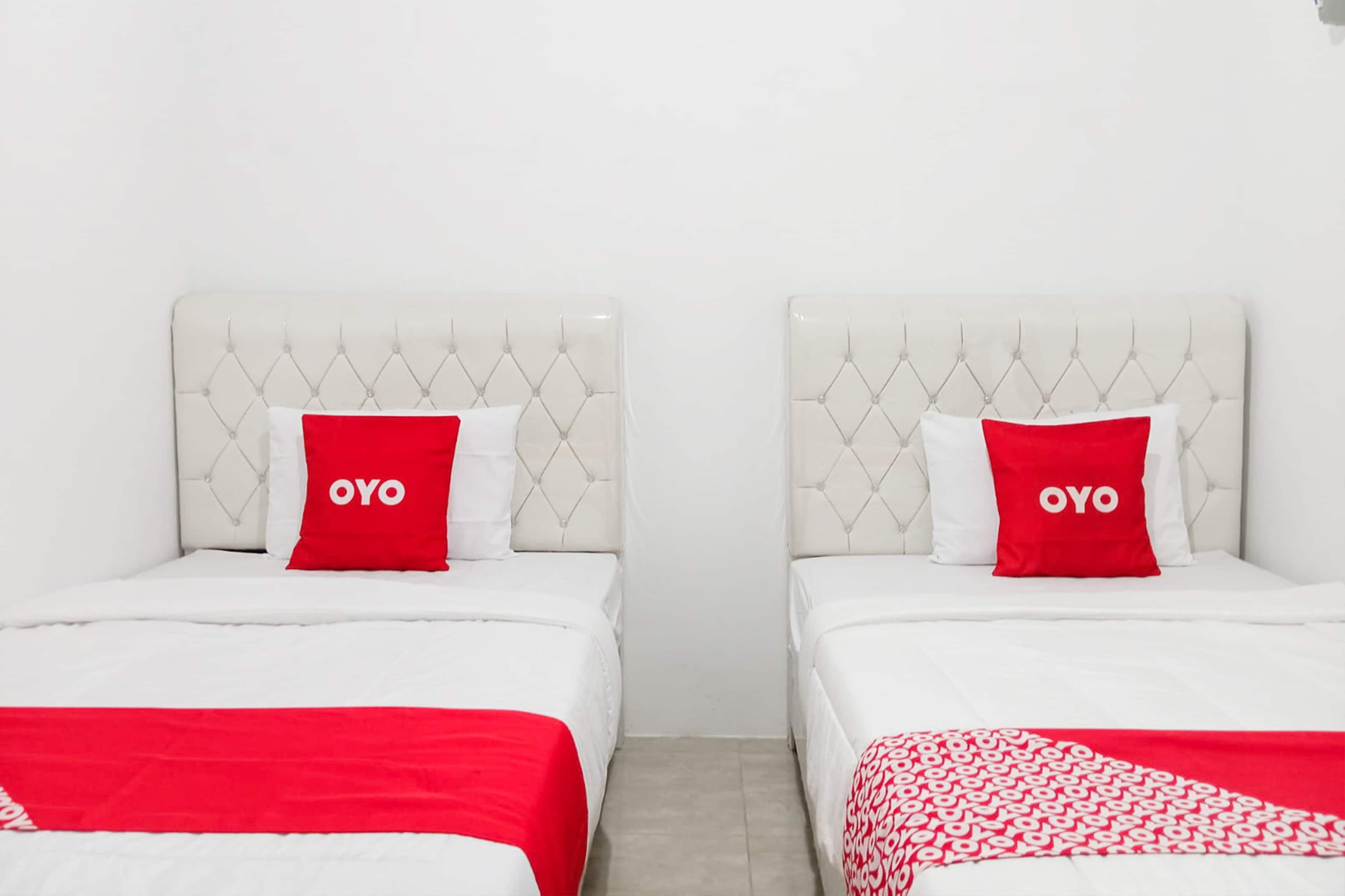 OYO 94066 Homestay Jaya Putri 1 Syariah - Tap to explore photos