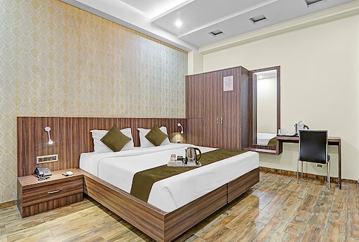 FabHotel Sam Inn