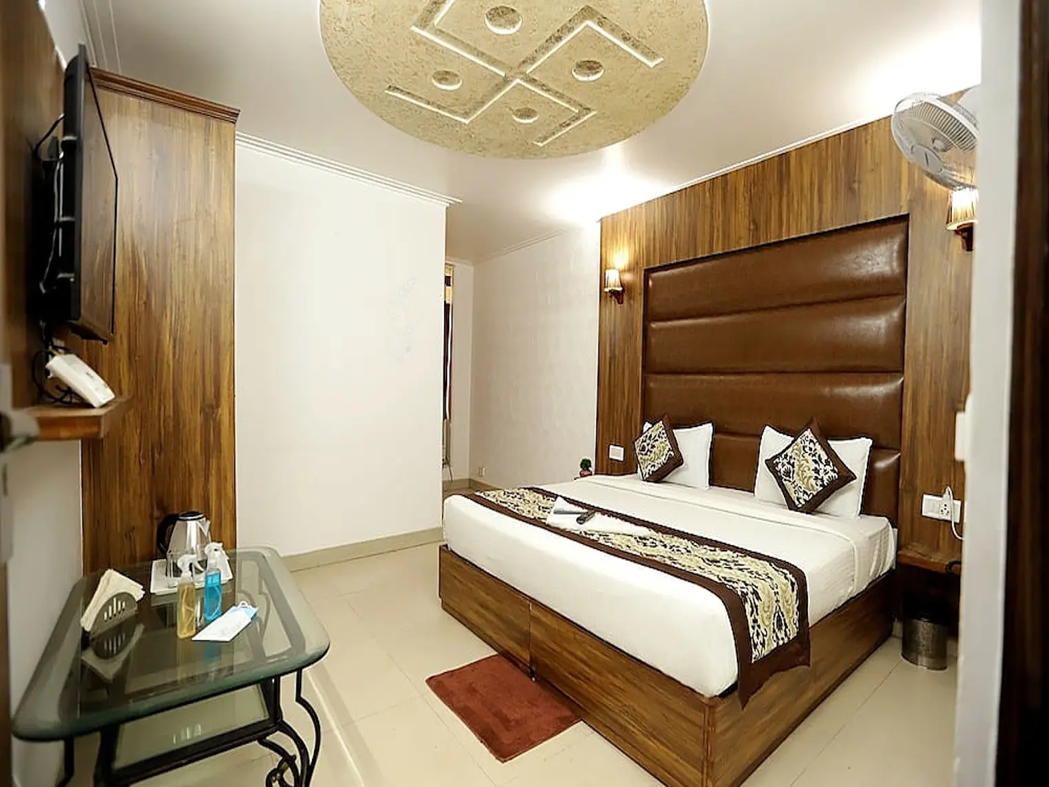 Hotel Noratan Palace @ Near IGI Airport Delhi - Tap to explore photos
