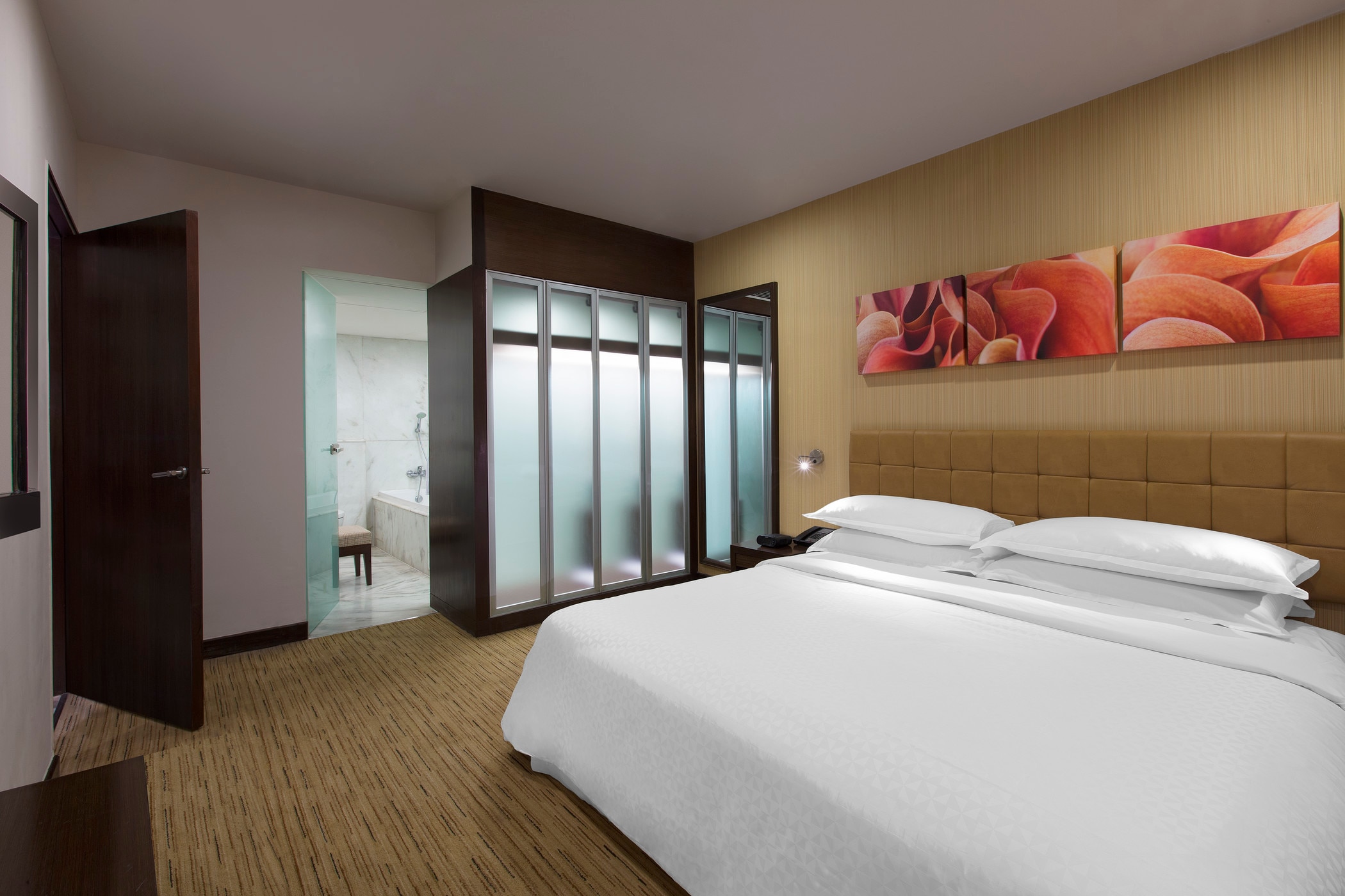 Executive Suite Pool View with Living room and Complimentary Lounge Access 1