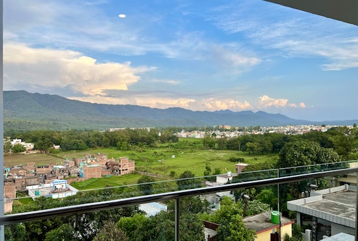 Rose 3BHK by Wabi Sabi Stays With Private Balcony