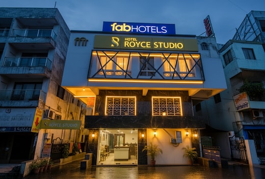 FabHotel Royce Studio Apartments - Nr. Pune International Airport