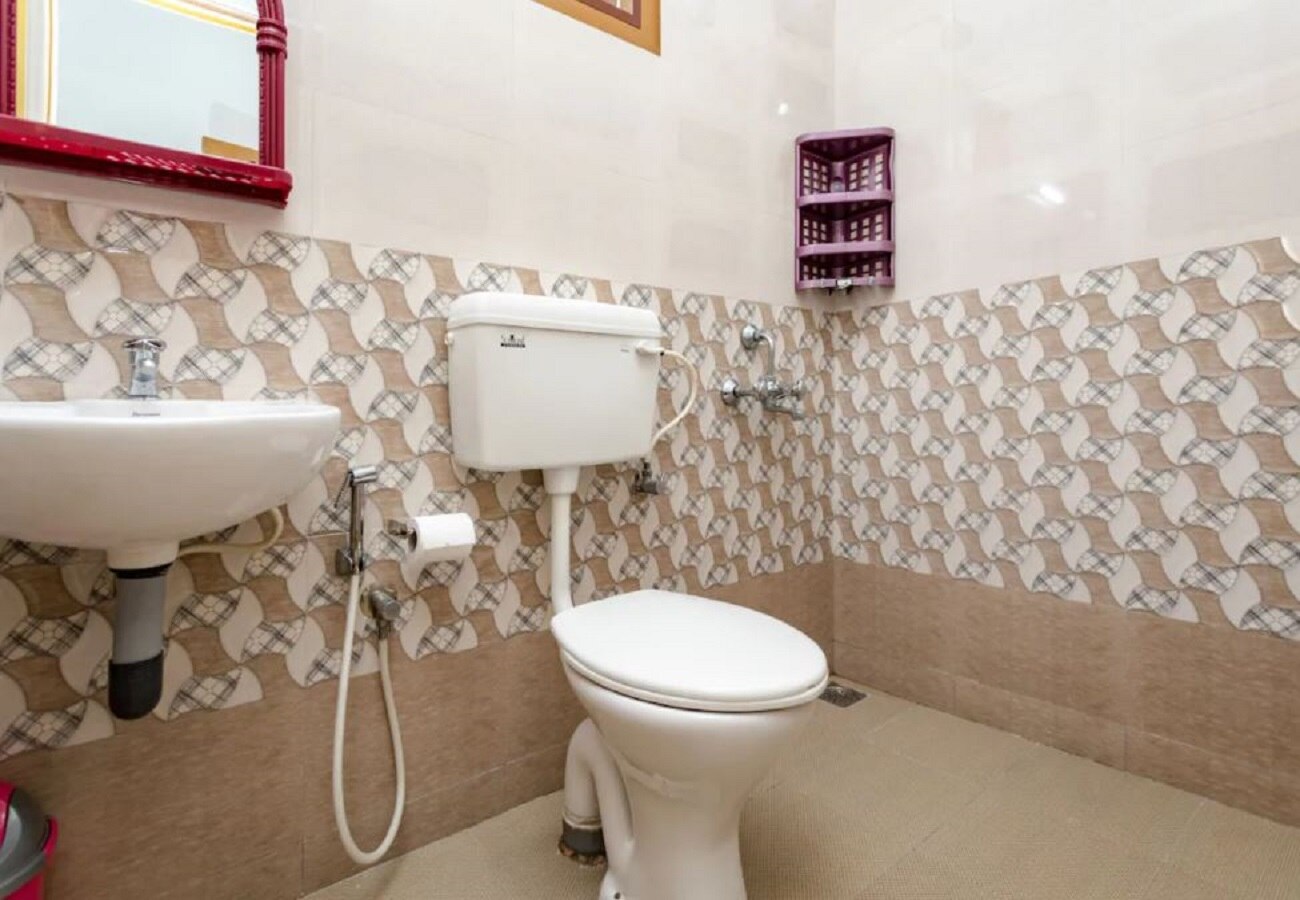 Bernard Riverside Villa Homestay - Tap to explore photos