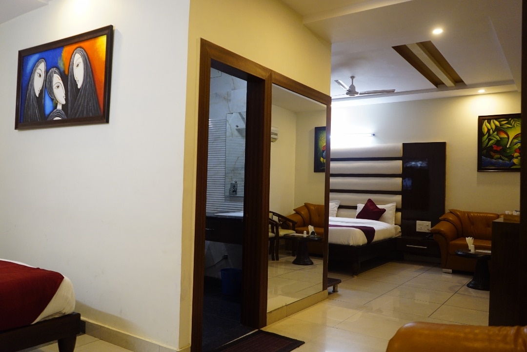 Razia inn( A Unit of Sihag Construction & Real Estate Pvt Limited) - Tap to explore photos