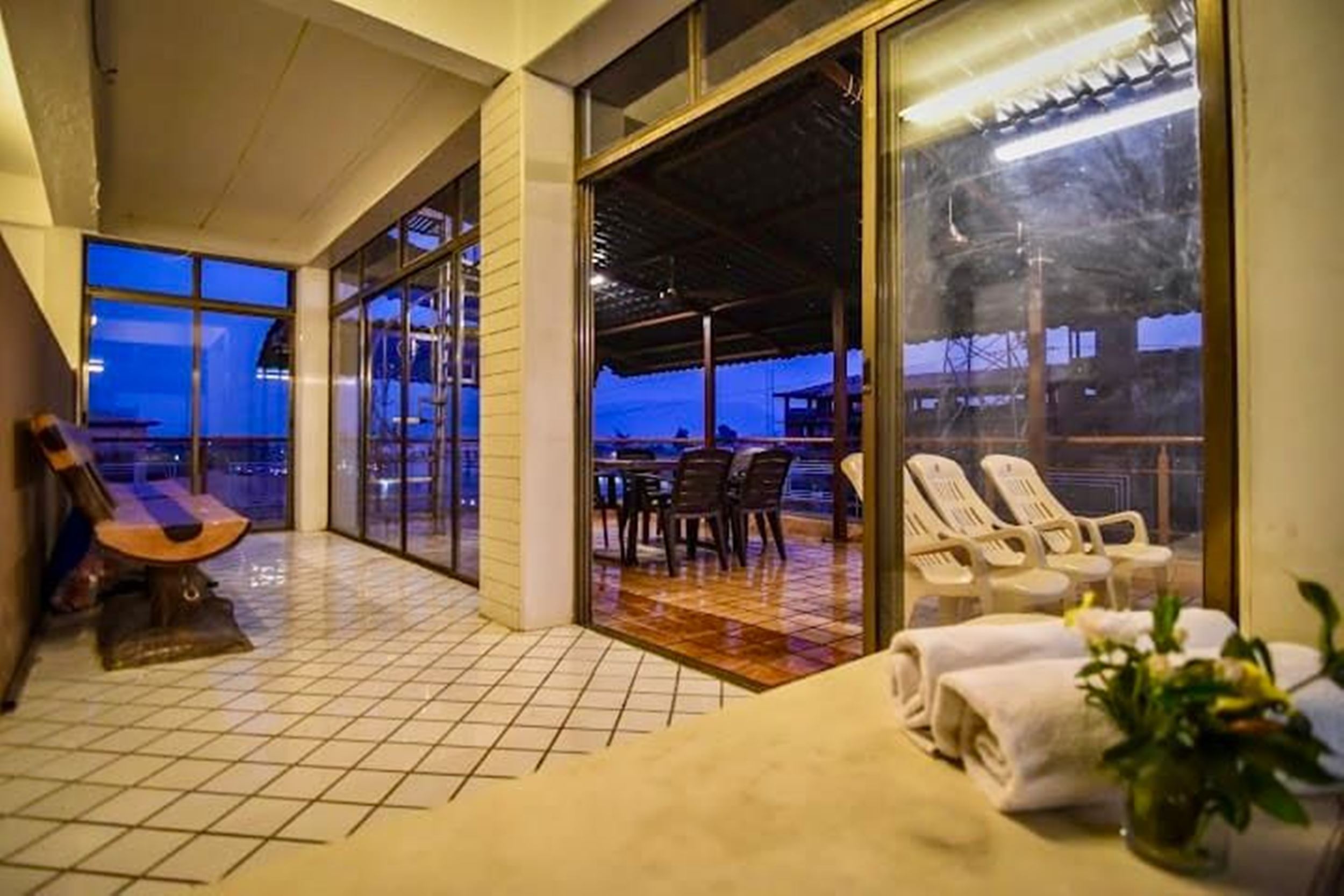 Classy Holiday Villa with Private Rooftop Pool - Tap to explore photos