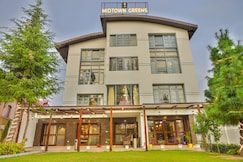 Hotel Midtown Greens, Srinagar
