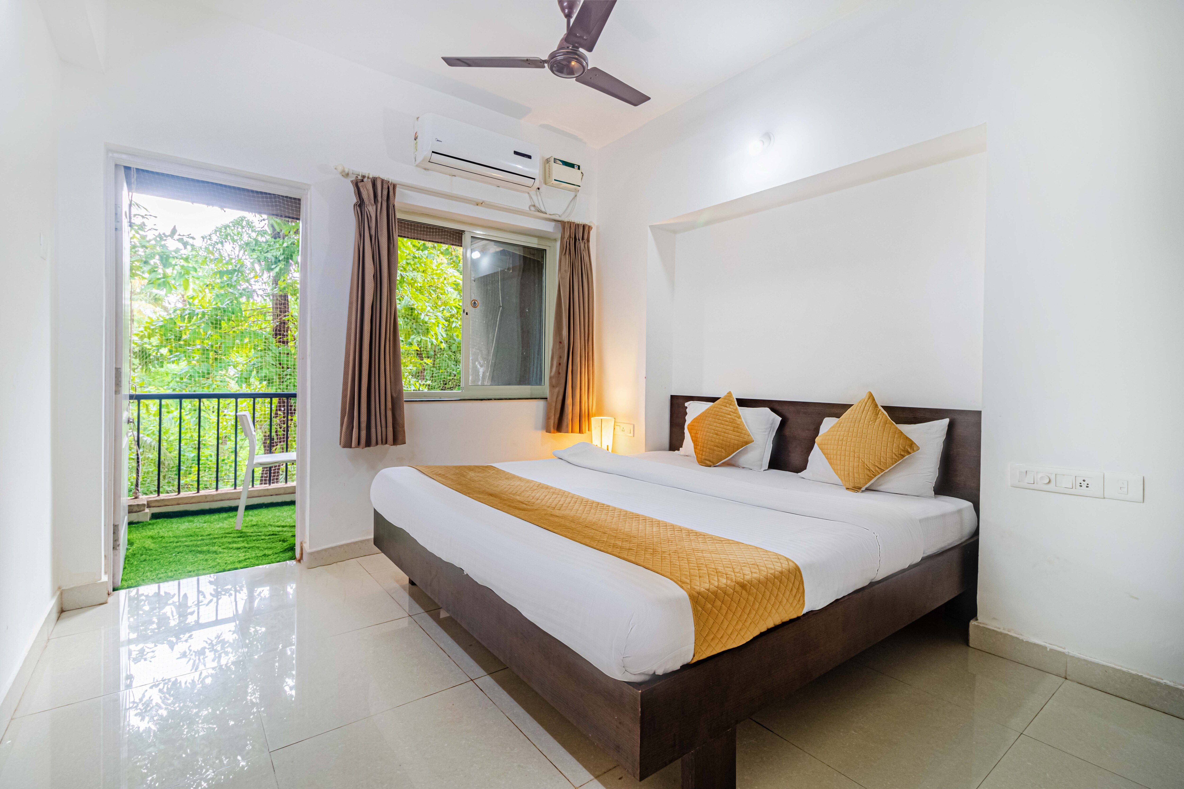 Elegant 2bhk stay with pool near the major beaches - Tap to explore photos