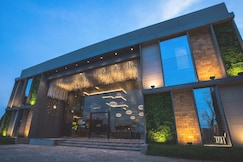 Phoenix Resort, Morbi