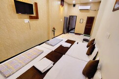 River Miles Inn, Varanasi