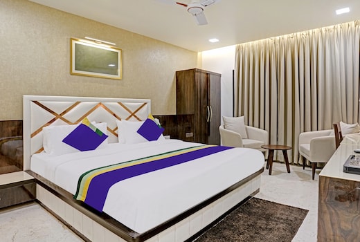 Treebo Premium Golden Bliss Trimurti Nagar Square
