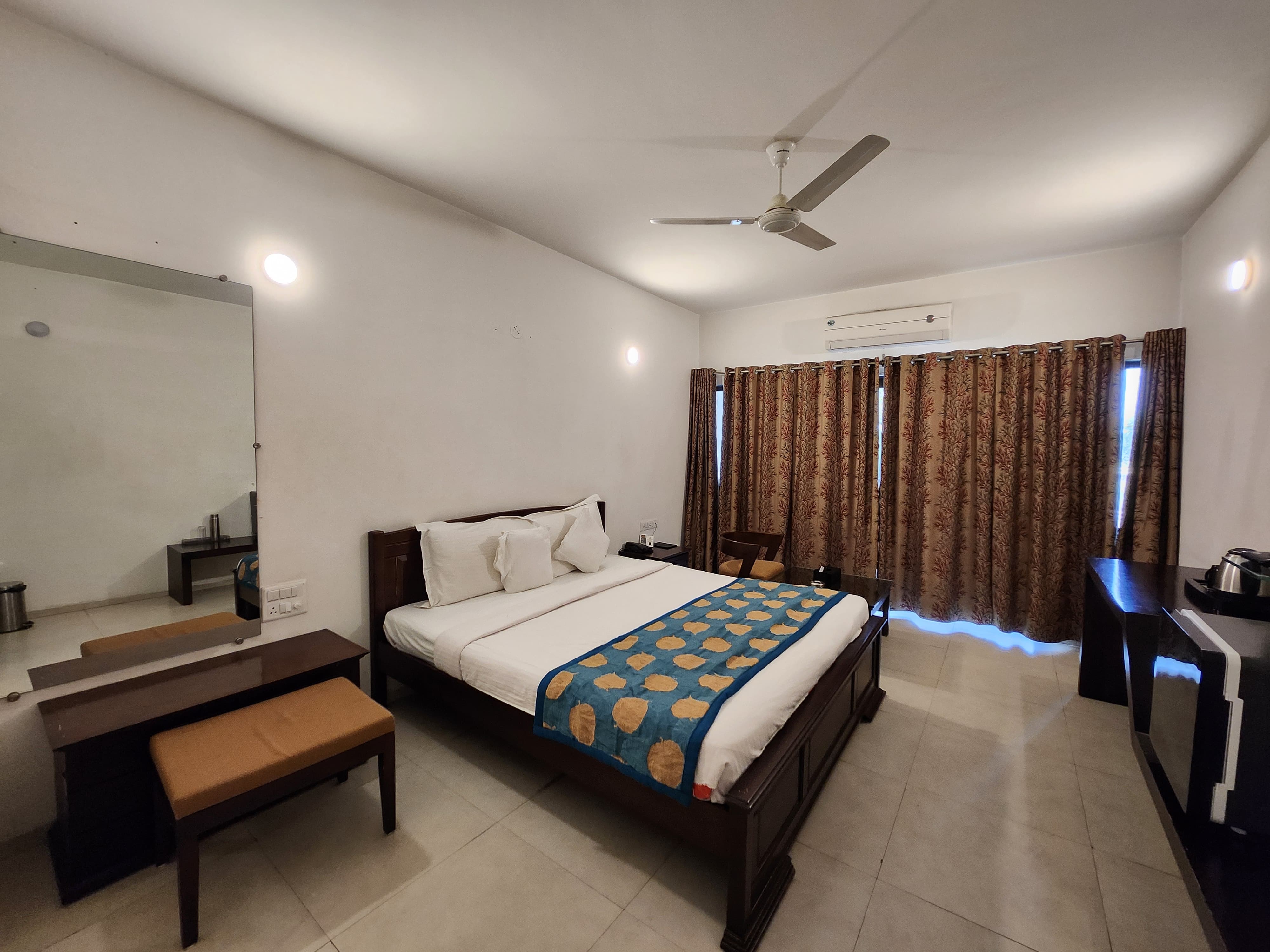 Trendy Room 1