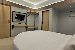 HOTEL NOVA WAVE, Rajkot