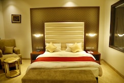 C Pearls Hotel & Banquet, Delhi
