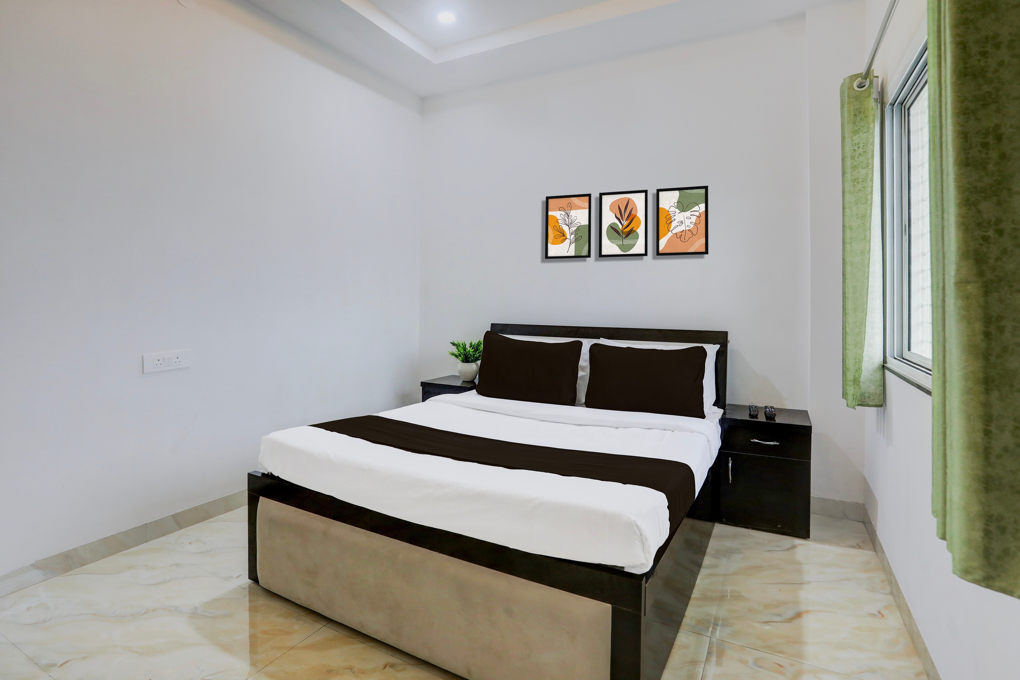 HOTEL O SPACE INN NH 44 - Tap to explore photos