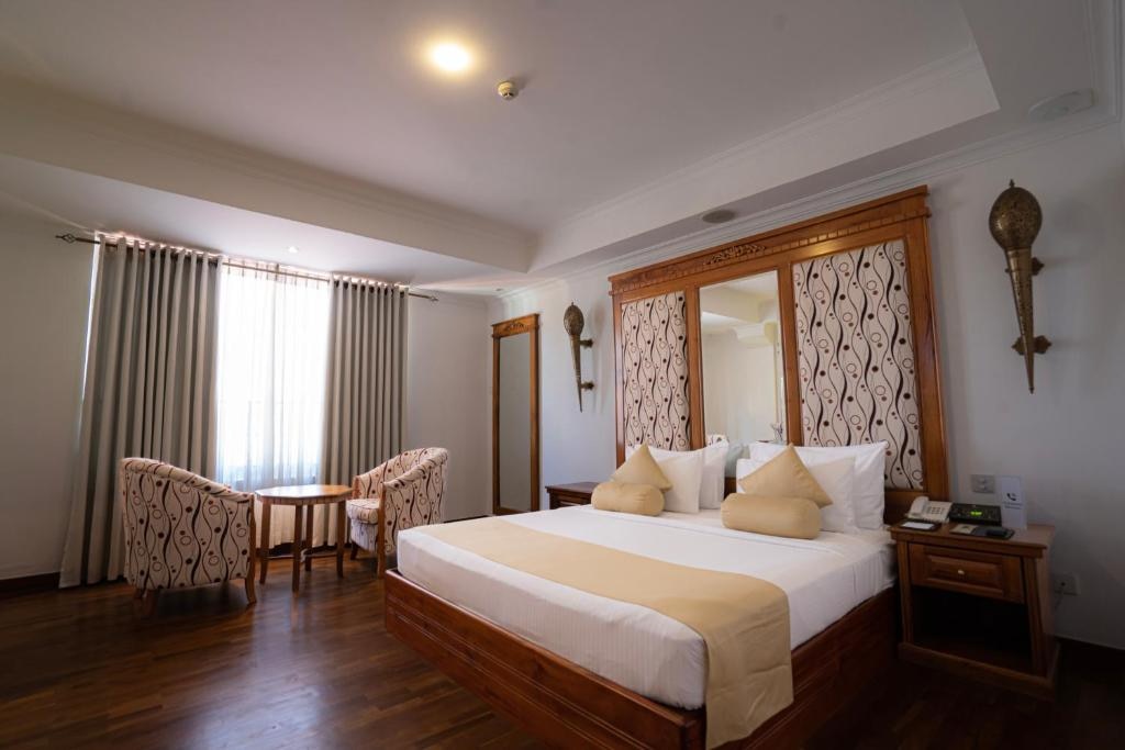 Araliya Green Hills Hotel - Tap to explore photos