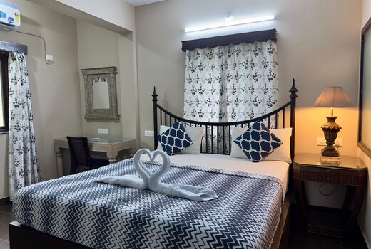 Coastal Comfort 2BHK Walk to the Beach