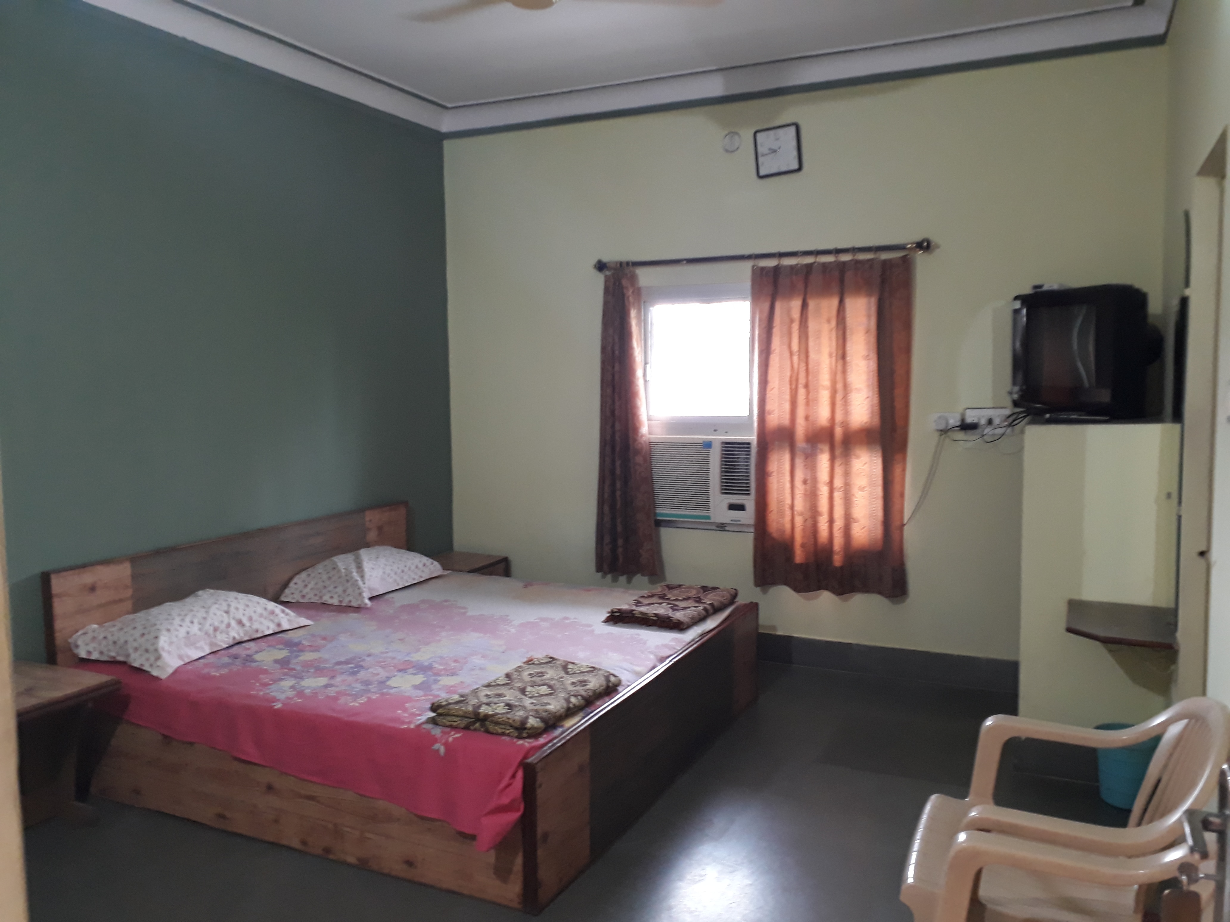 Hotel Satkar - Tap to explore photos