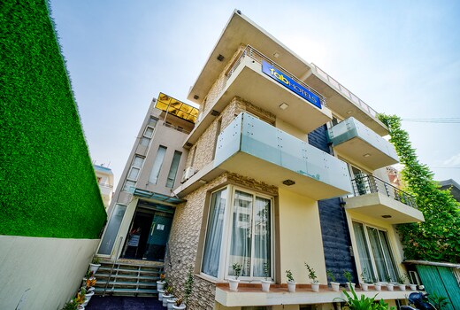 FabHotel Rivlet