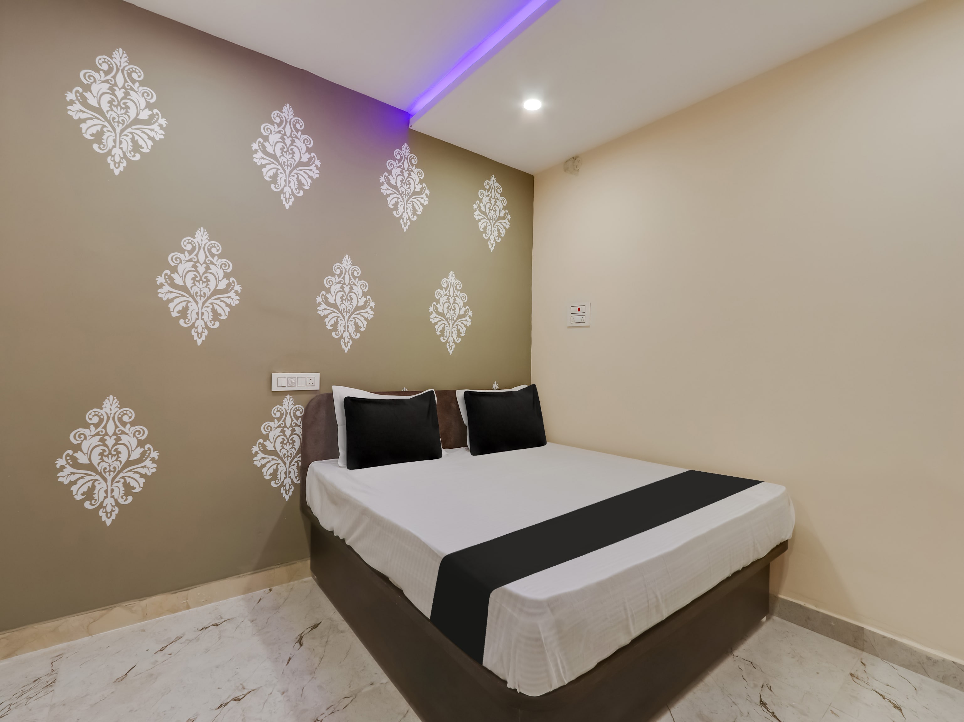 Hotel O BSS INNS HOTELS - Tap to explore photos