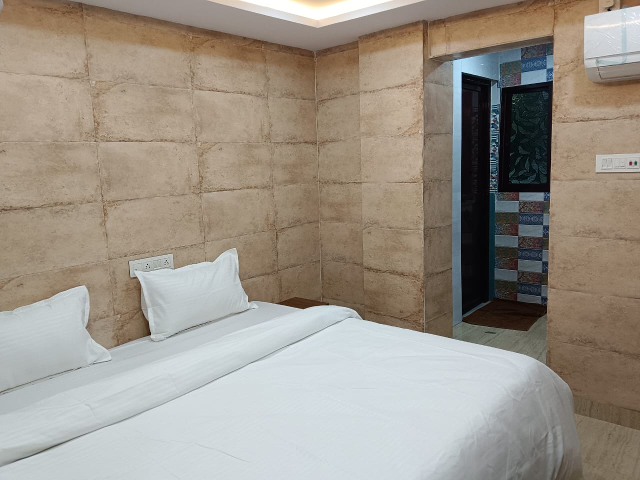 Hotel Shyama Palace - Tap to explore photos