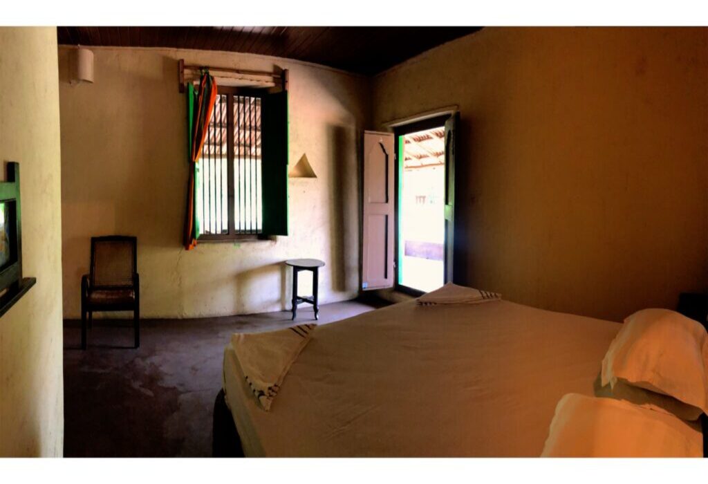 HAMPI'S WHISKERS RESORT - Tap to explore photos