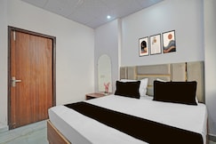 Super HOTEL O SMALL TOWN, Delhi