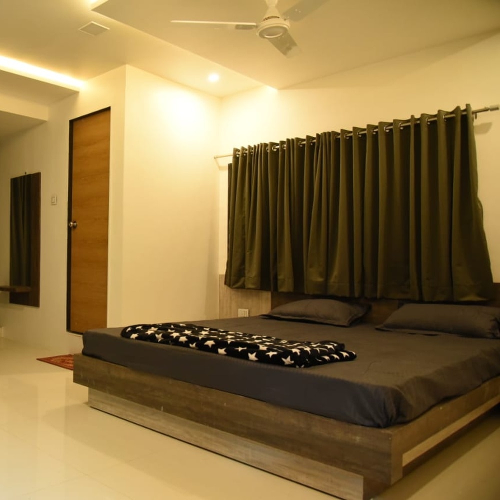 Gautam Inn - Tap to explore photos