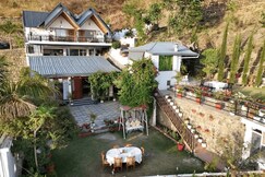 Alpine Manor 2 by Ebonystays, Dehradun