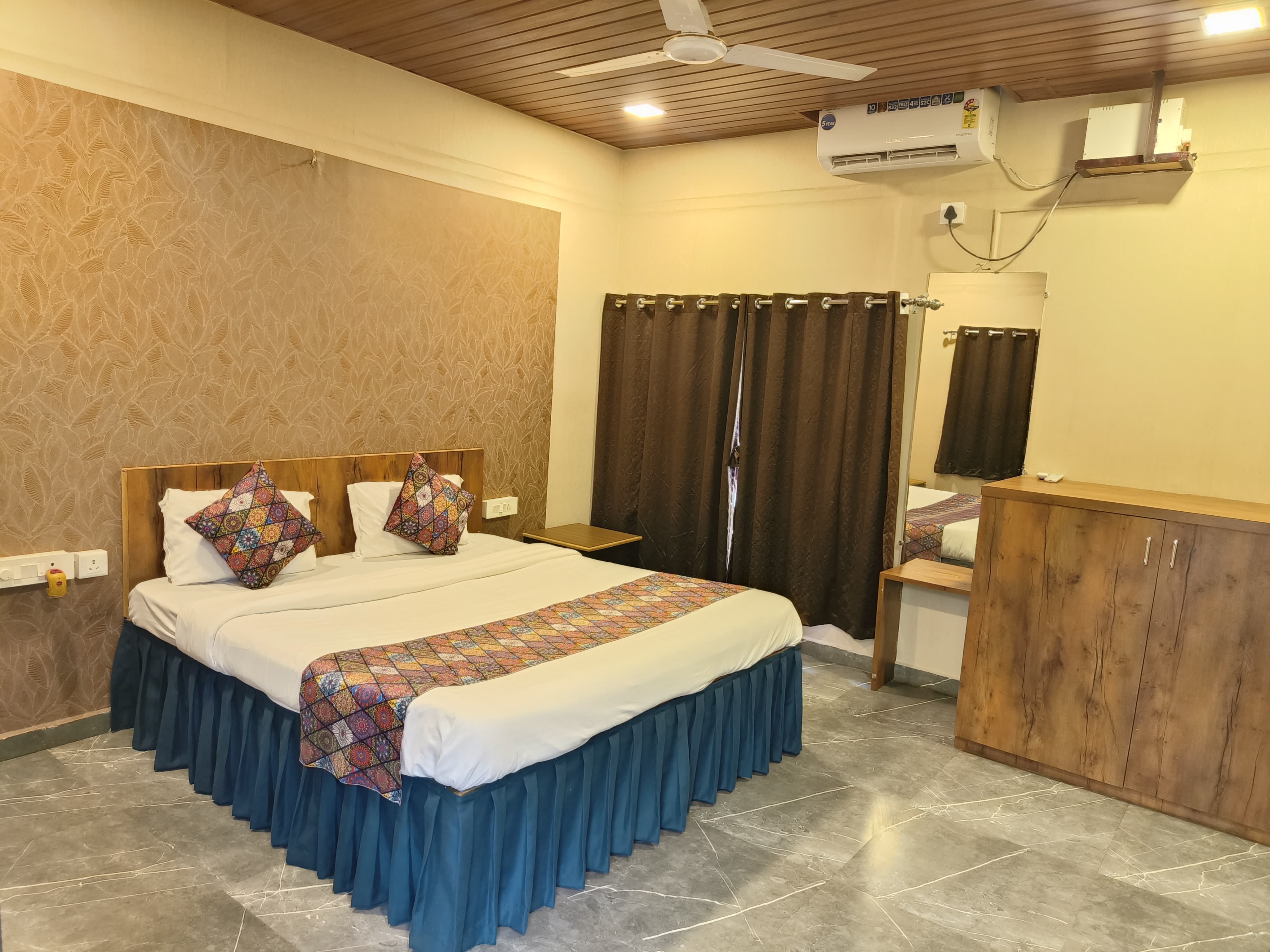 Deluxe Cottage 1