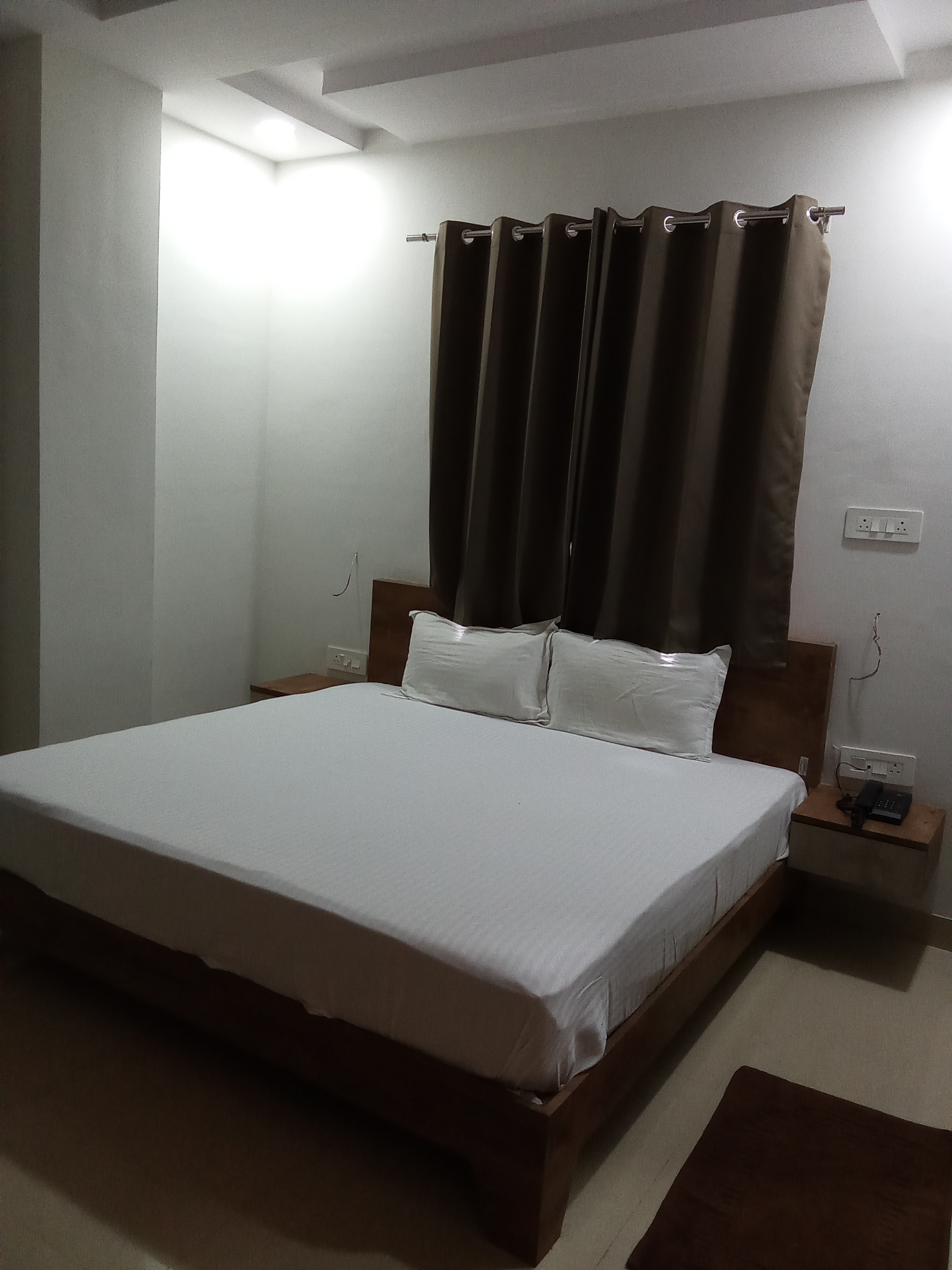 Hotel Utsav Inn - Tap to explore photos